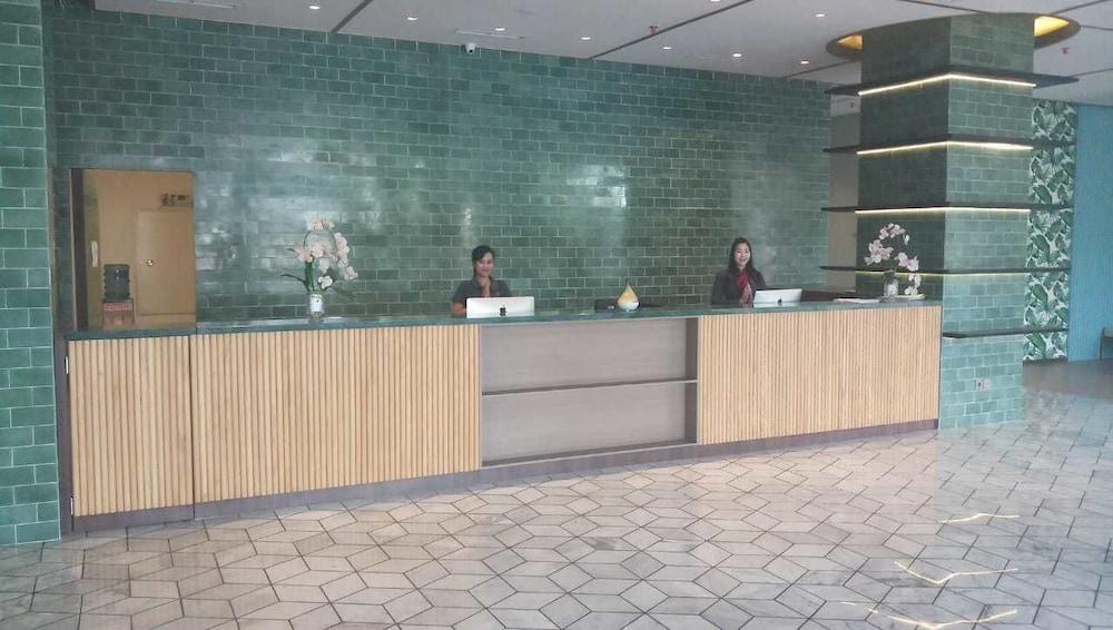 หลุยส์ เคียน เปมูดา เซอมารัง Hotel ภายนอก รูปภาพ