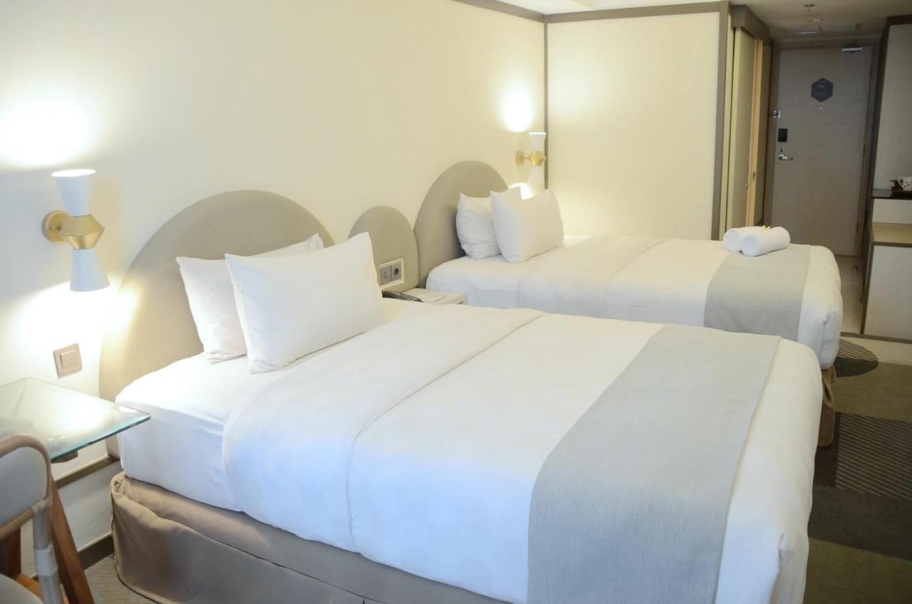 หลุยส์ เคียน เปมูดา เซอมารัง Hotel ภายนอก รูปภาพ
